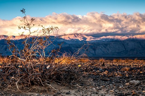 Stovepipe Wells mountains at sunrise Stovepipe Wells mountains at sunrise